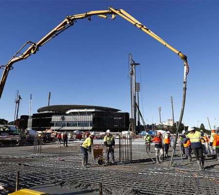 Protection Auditive sur les Chantiers de Stades : Un Enjeu Majeur